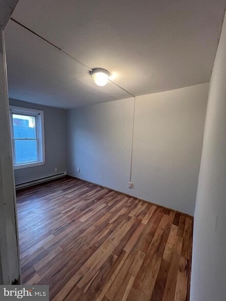 Building Photo - 2024 Bonaffon St