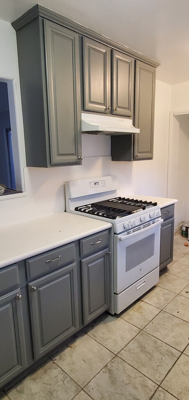 Building Photo - 17425 Elkwood St