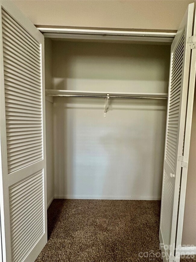 Building Photo - 2638 Park Rd