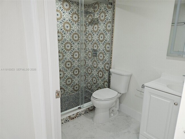 Building Photo - 311 W Park Dr