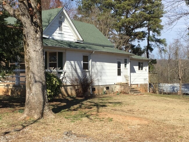Building Photo - Farm House with Barn and Pastures