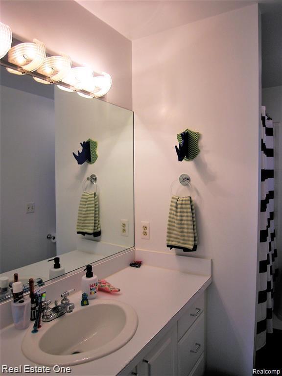 Building Photo - 4978 Somerton Dr