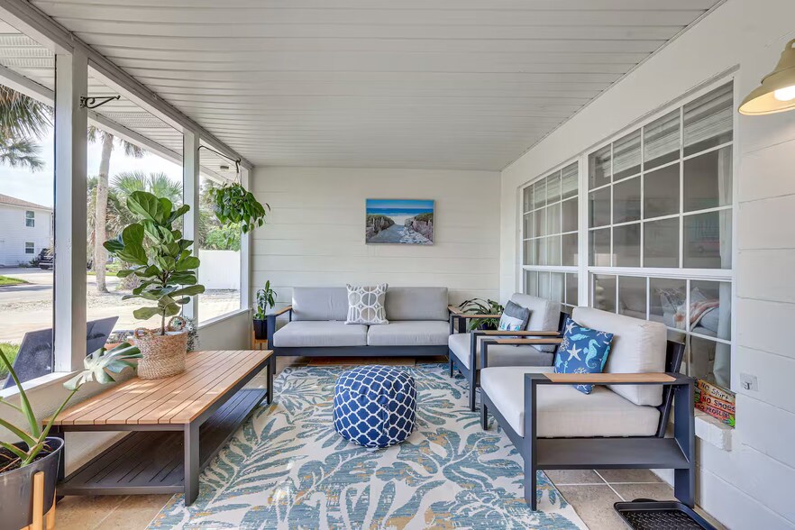 Building Photo - 3218 1st St S