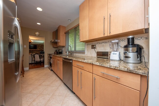 Building Photo - 3201 Bayland Dr