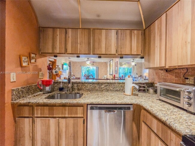 Building Photo - 8044 NW 41 Ct