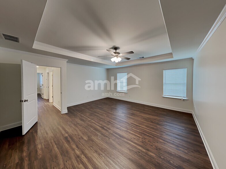 Building Photo - 433 Tributary Ln