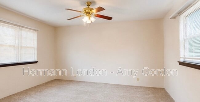 Building Photo - 5046 Winona Ave