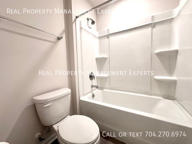 Building Photo - 6029 Whitechapel Ct