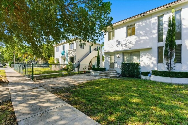 Building Photo - 1244 SW 13th Ave