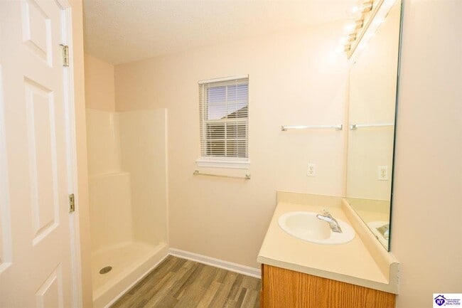 Building Photo - 130 Skyline Dr