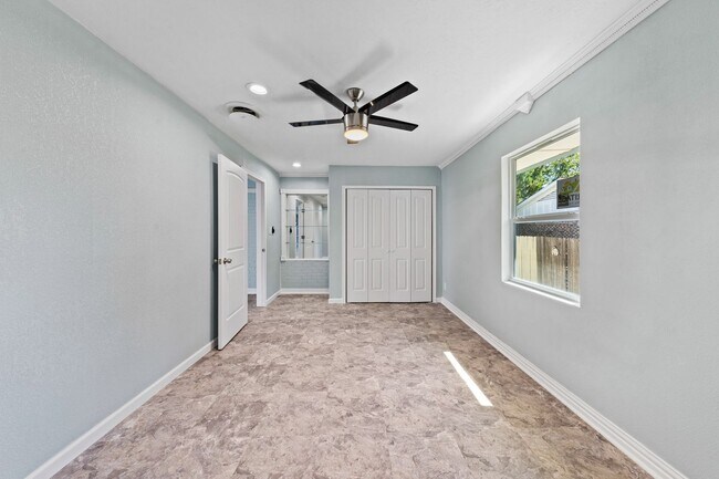 Building Photo - Available NOW!!!! Renovated Kitchen and Ba...