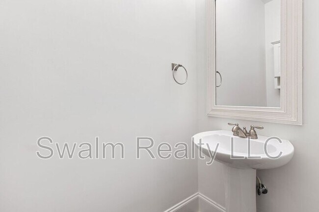 Building Photo - 240 Timber Knoll Dr