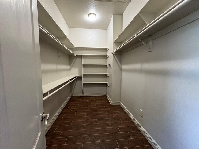 Building Photo - 2505 S Everest Ave
