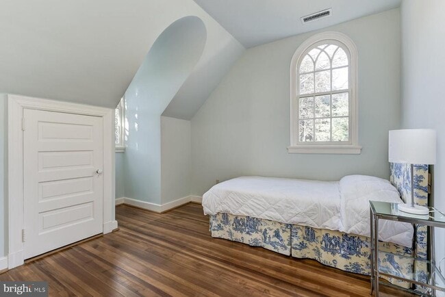 Building Photo - 2425 California St NW