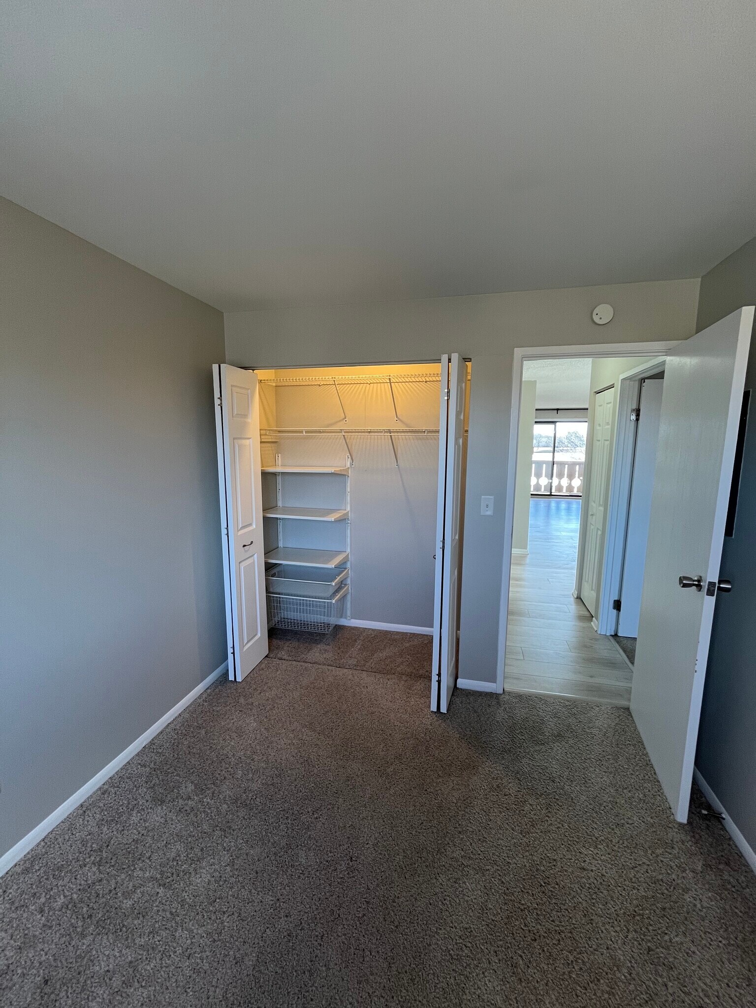 Building Photo - 5 Parkside Ct