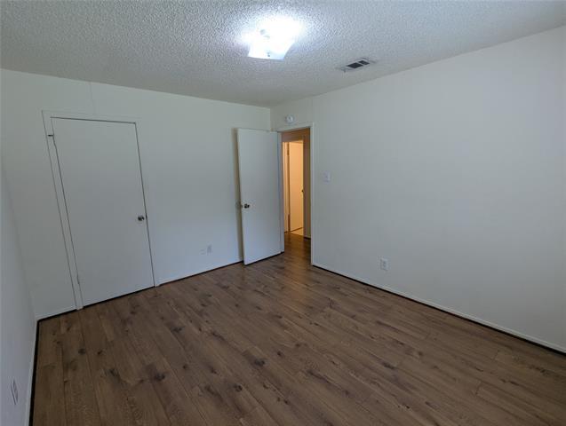 Building Photo - 1112 Dennis Dr