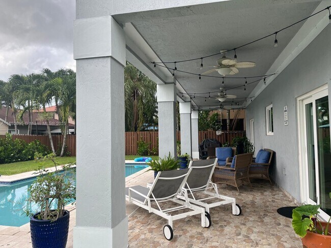 Building Photo - 15661 SW 177th Terrace