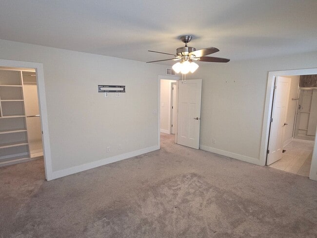 Building Photo - 4 bedroom Sussex home in Village Estates