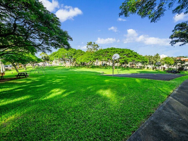 Building Photo - 3138 Waialae Ave