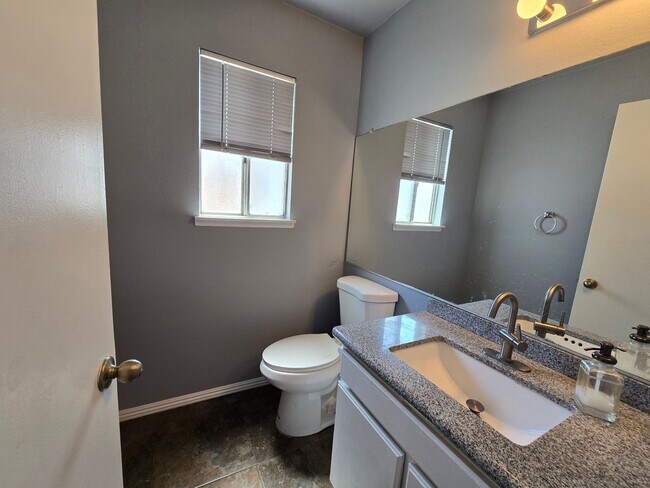Building Photo - 39418 Southcliff Way
