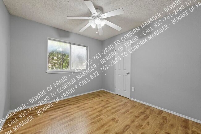 Building Photo - 9940 Queens Rd