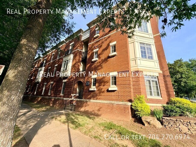 Building Photo - 761 N Alexander St