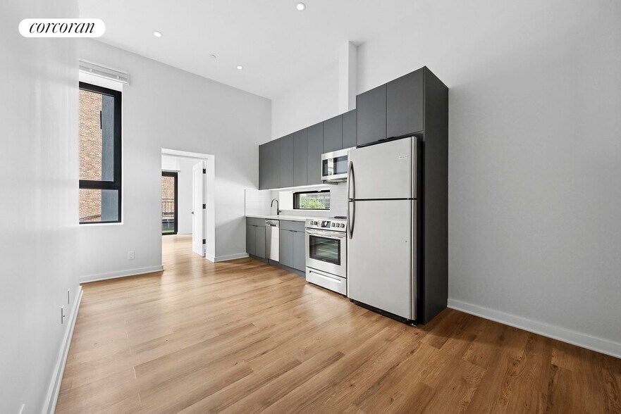 Primary Photo - 317 W 51st St