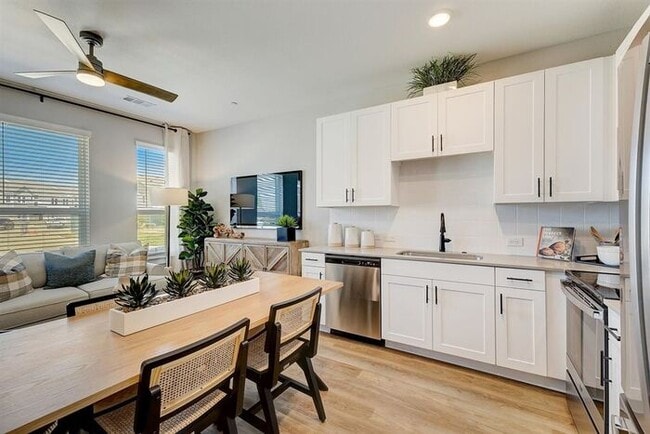 Building Photo - 4701 Pantheon Wy