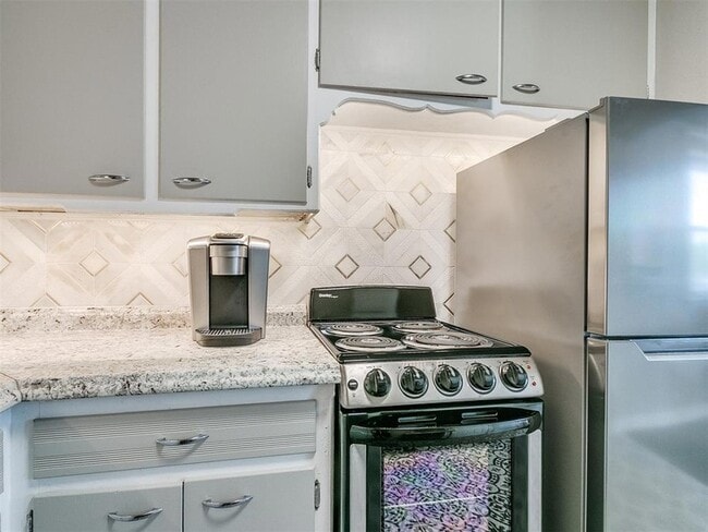 Building Photo - 1223 Monnett Ave