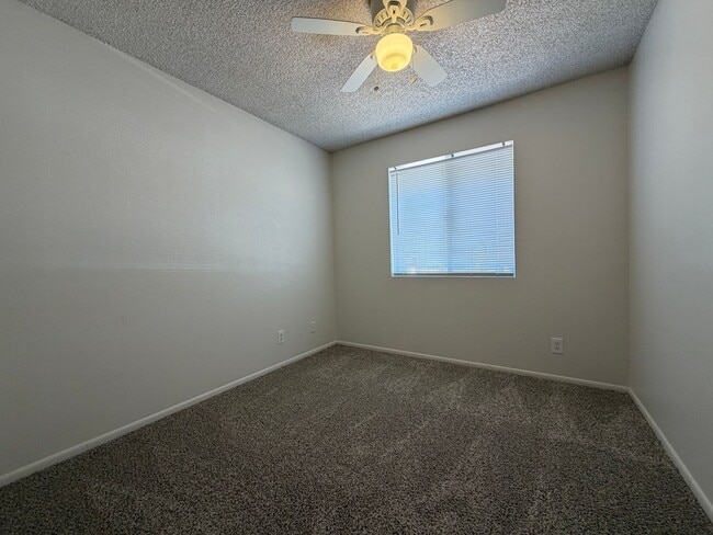 Building Photo - 3Bed 1 Bath Peoria House