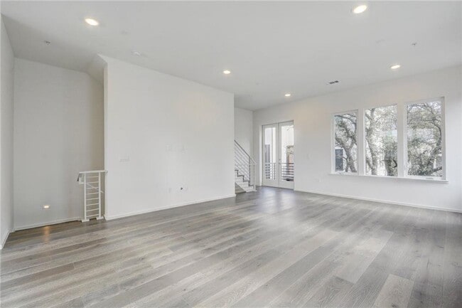 Building Photo - 3100 Menchaca Rd