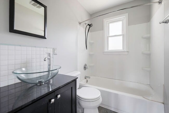 Building Photo - Beautiful Home Near Pony Pasture!