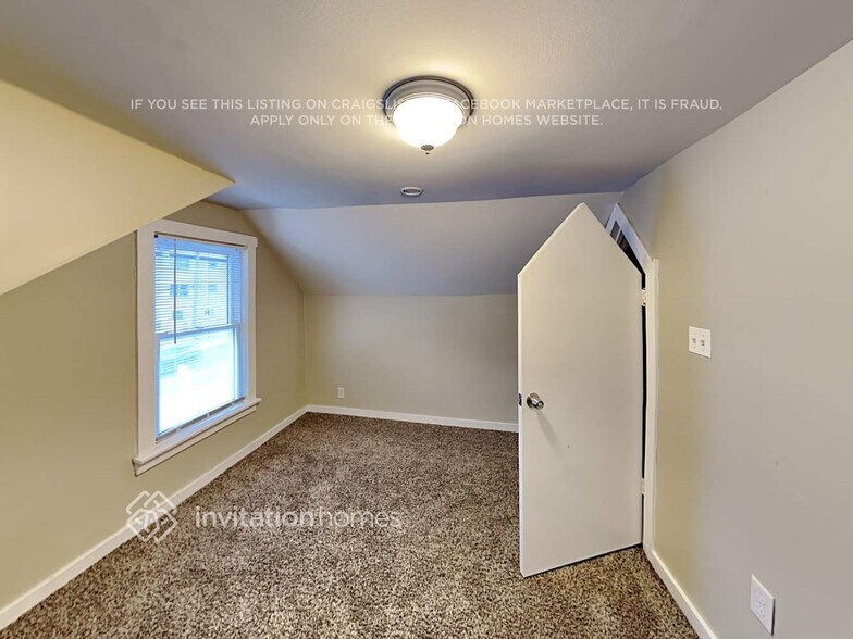 Building Photo - 7611 W Fullerton Ave