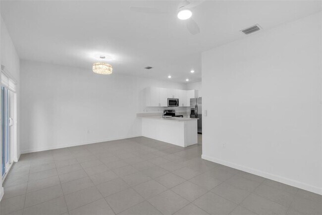 Building Photo - 105 SW 184th Ave