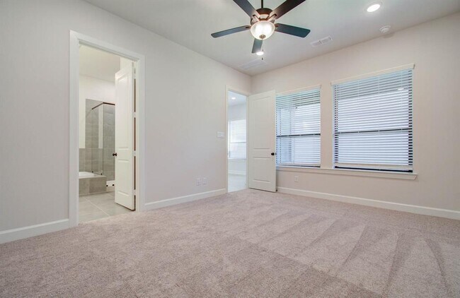Building Photo - 1515 Noble Pk Dr