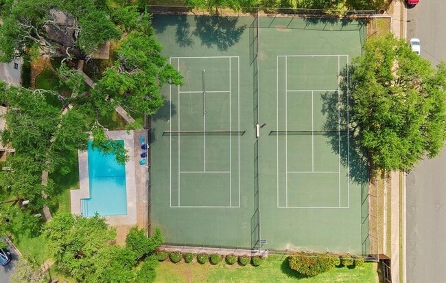 Building Photo - 4117 Bayberry Dr