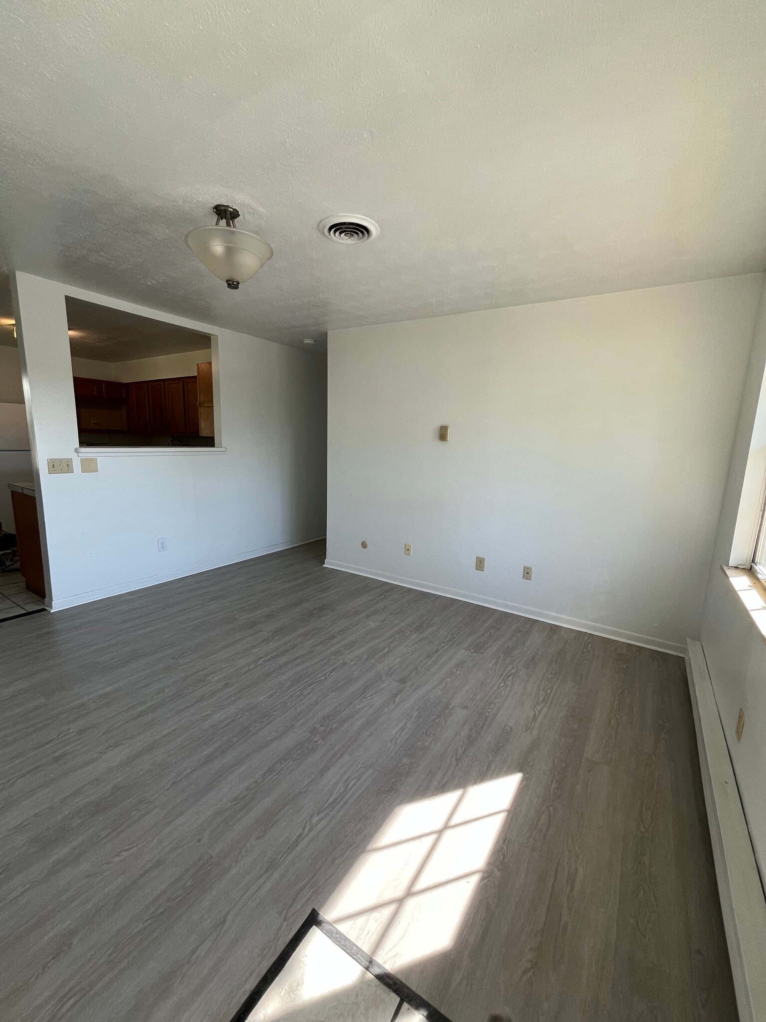 Building Photo - 1020 Arrowhead Dr