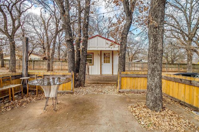 Building Photo - 1809 Whispering Oaks St