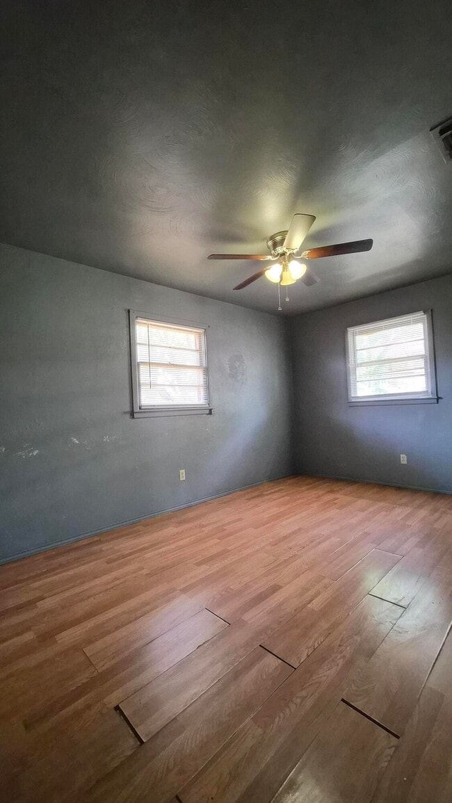 Building Photo - 6108 Avenue W