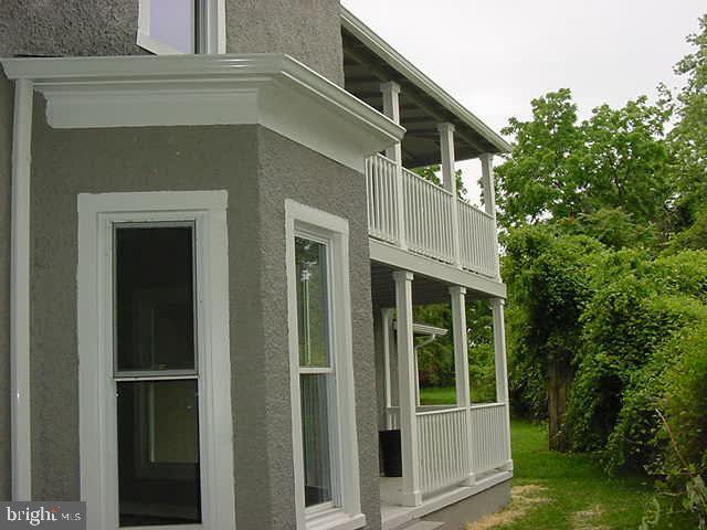 Building Photo - 236 E Lee St