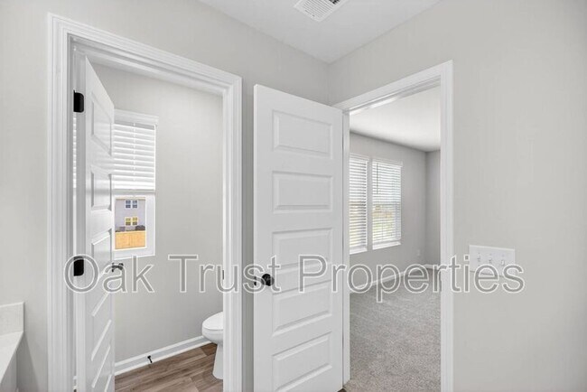 Building Photo - 753 Ridgley Dr