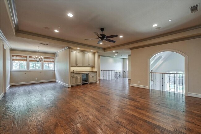 Building Photo - 4311 Brookview Dr
