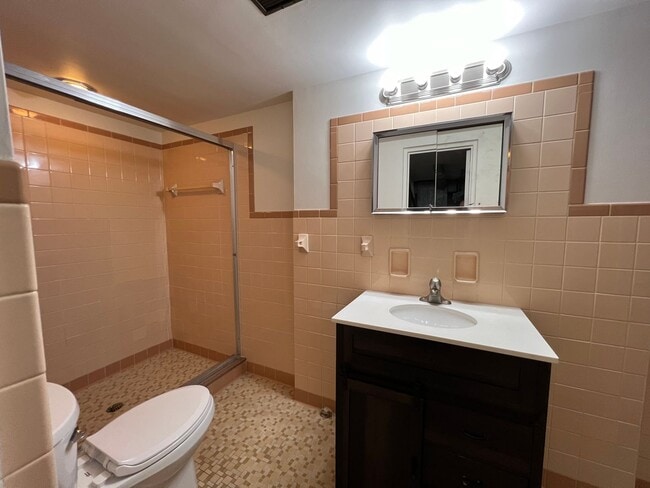 Building Photo - Home with Paradise Setting in Backyard! Available July 2026!! $2,500 Monthly!