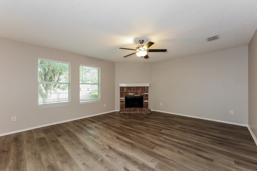 Building Photo - 1625 Creekridge Ct