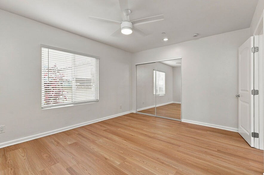 Building Photo - 136 Brightwood Ave