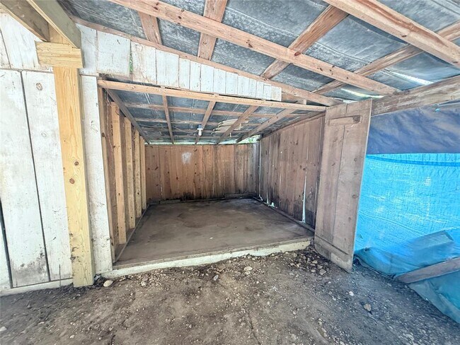 Building Photo - 126 Smith Ln