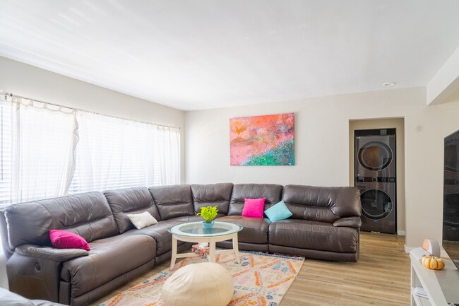 Building Photo - 6430 Montezuma Rd