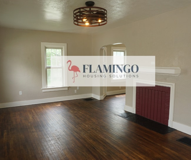 Building Photo - Charming 2 Bedroom, 1 Bath Home – Refinish...