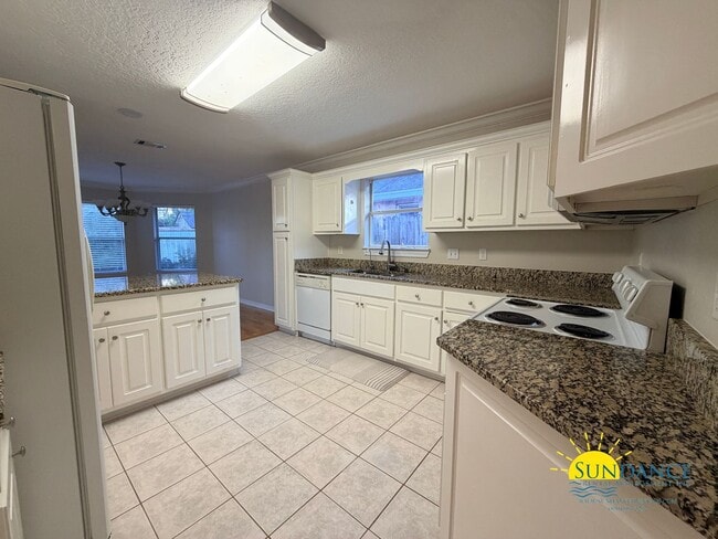 Building Photo - Charming 3-Bedroom Home in Fort Walton Beach!