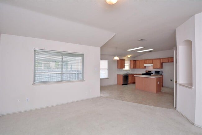 Building Photo - 718 Settlement St